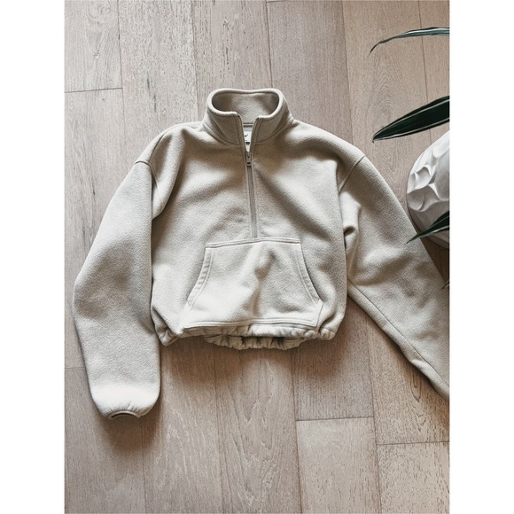 SOLD | Aritzia TNA Polar Fleece - Picture 2 of 4